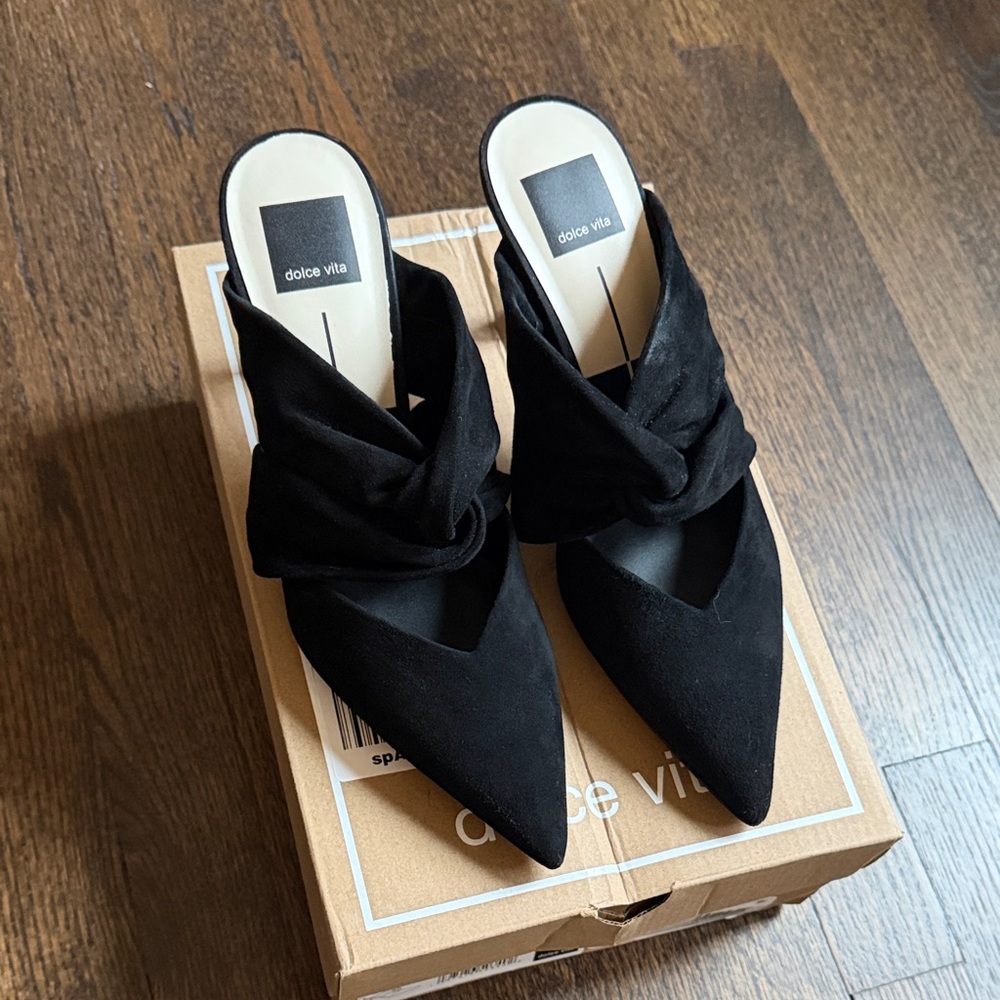 Dolce Vita Kelsey heel. Black suede.